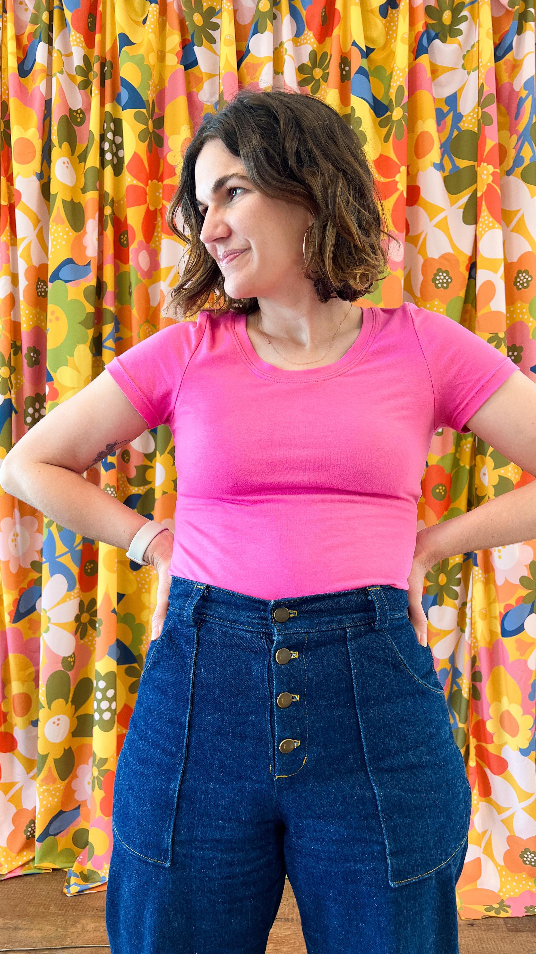 When in doubt. Dye it pink. 💗 #sarahheartssews
Pattern is @helens__closet #dawnson top, size 10 graded to size 12 at the hip and shortened 1”
.
#babylockambassador #babylocksewing #isewmyownclothes #ritdye #millennialsewing